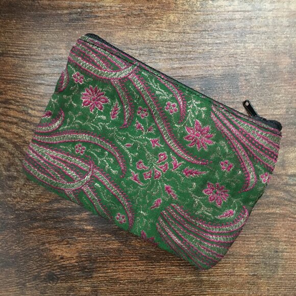 Silken Embroidered Coin Token Purse - Picture 7 of 10